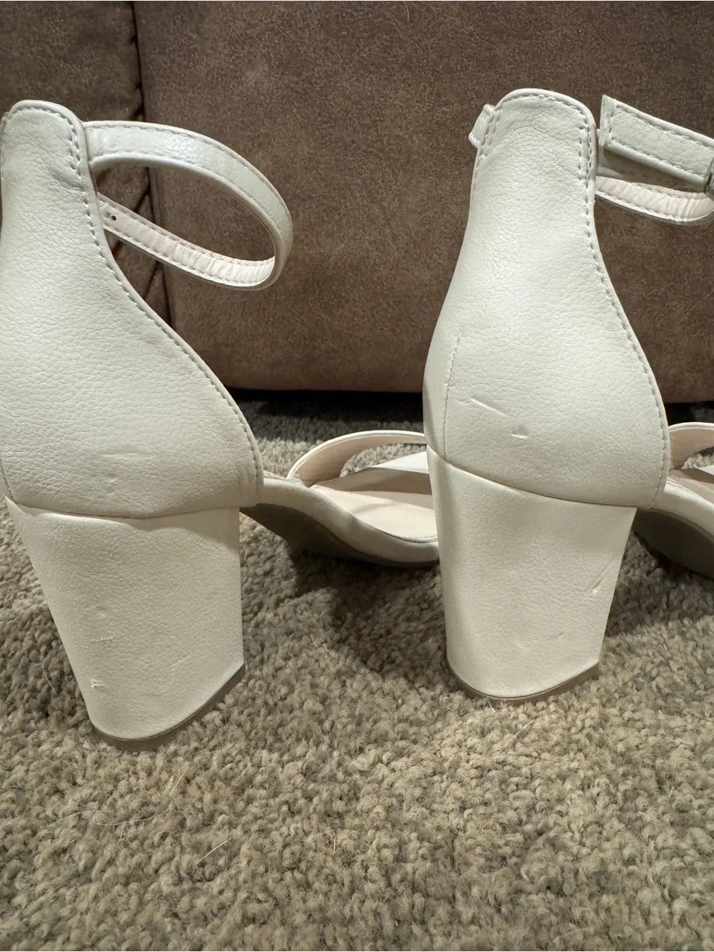 SO BRAND WOMENS SIZE 8 HEELED DRESS SANDAL